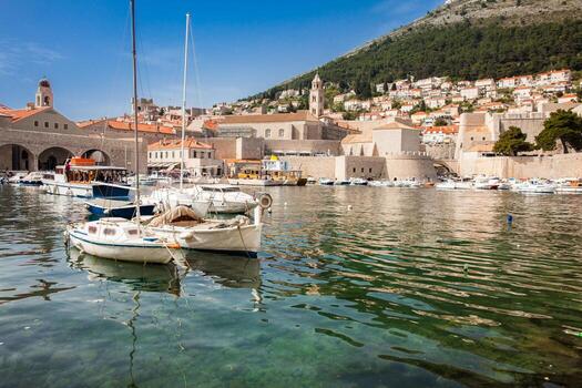 Dubrovnik ciudad antiguo Puerto centro de deportes acuáticos y fortificaciones foto