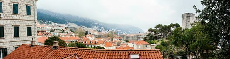 Dubrovnik ciudad y el medieval fuerte lovrijenac situado en el occidental pared foto