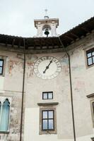 palazzo Dell orologio además llamado torre della muda o della fama situado a el caballeros cuadrado en Pisa y construido en el 12mo siglo foto