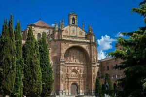 exterior ver de el histórico convento de san esteban situado en el plaza del concilio Delaware trento en el ciudad de salamanca construido Entre 1524 y 1610 foto