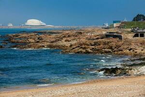 soleado temprano primavera día a el hermosa playas a lo largo el porto ciudad costa foto