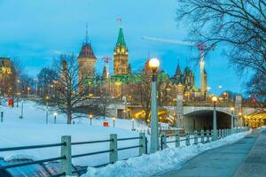 céntrico Ottawa ciudad horizonte, paisaje urbano de Canadá foto