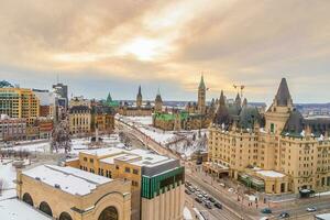 céntrico Ottawa ciudad horizonte, paisaje urbano de Canadá foto