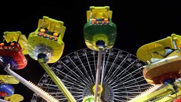 diversão parque feliz vezes Lugar, colocar às noite video