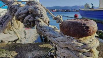 barcos e cordas amarrados marinhos video