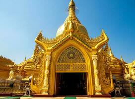 el modelo de el ligero canal encima el Entrada arco de el pagoda foto