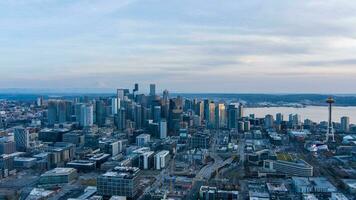 Seattle, Washington horizonte a puesta de sol foto