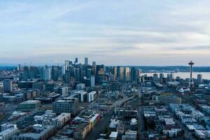 Seattle, Washington horizonte a puesta de sol foto