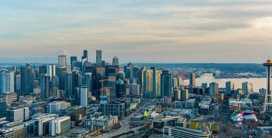 Seattle, Washington horizonte a puesta de sol foto