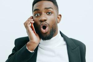 hombre tecnología africano contento persona móvil empresario sonrisa teléfono negro joven foto