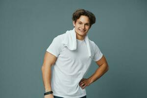 hombre blanco toalla joven sano deporte antecedentes cuerpo formación ajuste camiseta estilo de vida foto
