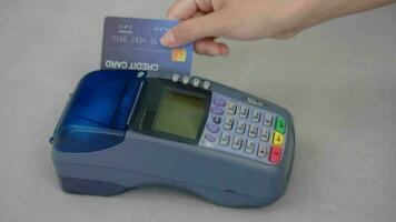 fechar acima mão furto crédito cartão pagar compras. video