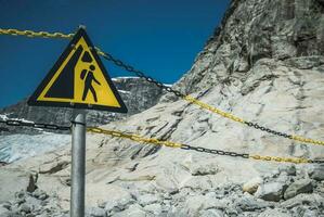 Falling Rocks Mountain Trail Sign photo