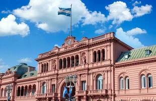 casa rosada, oficina de el presidente de argentina situado en punto de referencia histórico plaza Delaware mayonesa foto