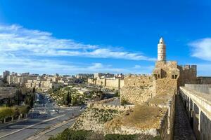 panorámico horizonte ver de Jerusalén y árabe y judío barrio cerca histórico centrar foto
