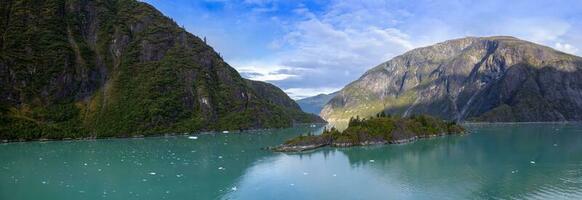 crucero a Alaska, tracy brazo fiordo y glaciar en el escénico paso con paisajes y puntos de vista foto