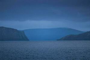 antártico montañoso paisaje, engaño isla, antartica foto