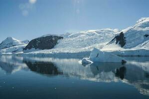 Paraiso Bay mountains landscape, Antartic Pennsula. photo