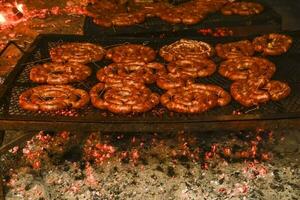 A la parrilla cerdo chorizo, la pampa, argentina foto