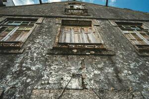 antiguo oxidado edificio a braga Portugal. foto