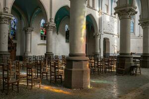 antiguo abandonado Iglesia algun lado en Bélgica. foto