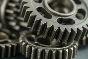 engranaje y dientes ruedas, reloj mecanismo, latón metal motor industrial. foto