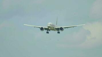 AMSTERDAM, THE NETHERLANDS JULY 27, 2017 - Qatar Cargo Boeing 777 A7 BFA approaching before landing on runway 18R Polderbaan. Shiphol Airport, Amsterdam, Holland video