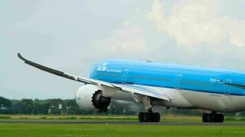 AMSTERDAM, THE NETHERLANDS JULY 25, 2017 - KLM Dutch Royal Flight Dreamliner Boeing 787 PH BHI accelerate and take off at Polderbaan 36L, Shiphol Airport, Amsterdam, Holland video