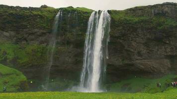 vattenfall seljalandfoss i island video