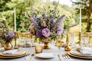 Boda paisaje de mesa, elegante formal cena mesa configuración, mesa bohordo con lavanda decoración para fiesta fiesta evento celebracion, generativo ai foto