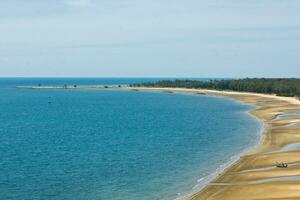 Sea to beach curves photo