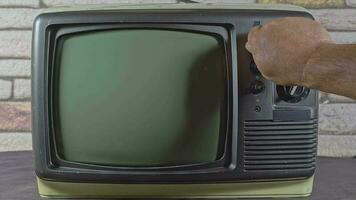 oud televisie korrelig lawaai effect net zo een achtergrond. Nee signaal retro wijnoogst televisie patroon. video