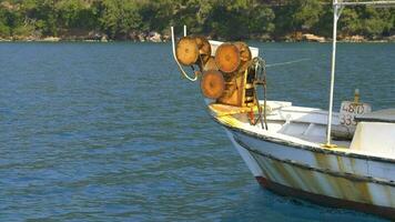 netto bobina su piccolo pesca barca traino netto video