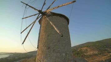 vieux traditionnel historique pierre Moulin à vent video