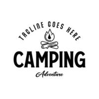 logotipo retro de camping y aventura al aire libre. el emblema de los exploradores de cachorros. versión vectorial en color y en blanco y negro del cartel para el senderismo. vector