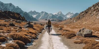 ai generado. ai generativo. montaña bicicleta ciclismo activo ajuste deporte aventuras viaje con equipaje. gráfico Arte foto