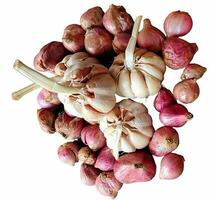 These are shallots and garlic, which have many benefits and nutritional content to meet food needs. photo