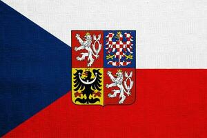 bandera y Saco de brazos de checo república en un texturizado antecedentes. concepto collage. foto