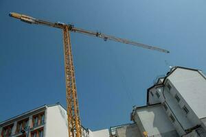 grua en acción para el renovación foto