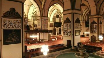 bourse, Turquie, 2023 - ornements dans le traditionnel intérieur décoration de bourse ulu mosquée. video