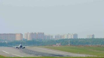 Moscou, russe fédération septembre 12, 2020 - aéroflot commercial avion gagner la vitesse avant décollage video