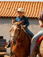 aporo, goiás, Brasil - 05 07 2023 lado de caballo montando evento abierto a el público foto