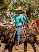 aporo, goiás, Brasil - 05 07 2023 lado de caballo montando evento abierto a el público foto