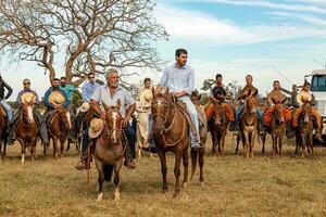 aporo, goiás, Brasil - 05 07 2023 lado de caballo montando evento abierto a el público foto