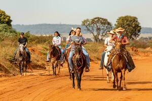 aporo, goiás, Brasil - 05 07 2023 lado de caballo montando evento abierto a el público foto