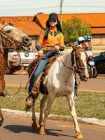 aporo, goiás, Brasil - 05 07 2023 lado de caballo montando evento abierto a el público foto