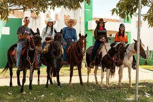 aporo, goiás, Brasil - 05 07 2023 lado de caballo montando evento abierto a el público foto