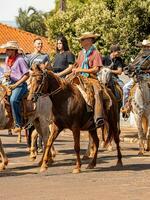 aporo, goiás, Brasil - 05 07 2023 lado de caballo montando evento abierto a el público foto