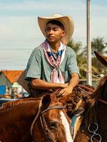 aporo, goiás, Brasil - 05 07 2023 lado de caballo montando evento abierto a el público foto