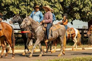 aporo, goiás, Brasil - 05 07 2023 lado de caballo montando evento abierto a el público foto